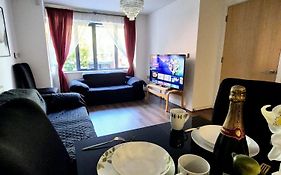 Explore London: 2 Bedroom House In Wood Green
