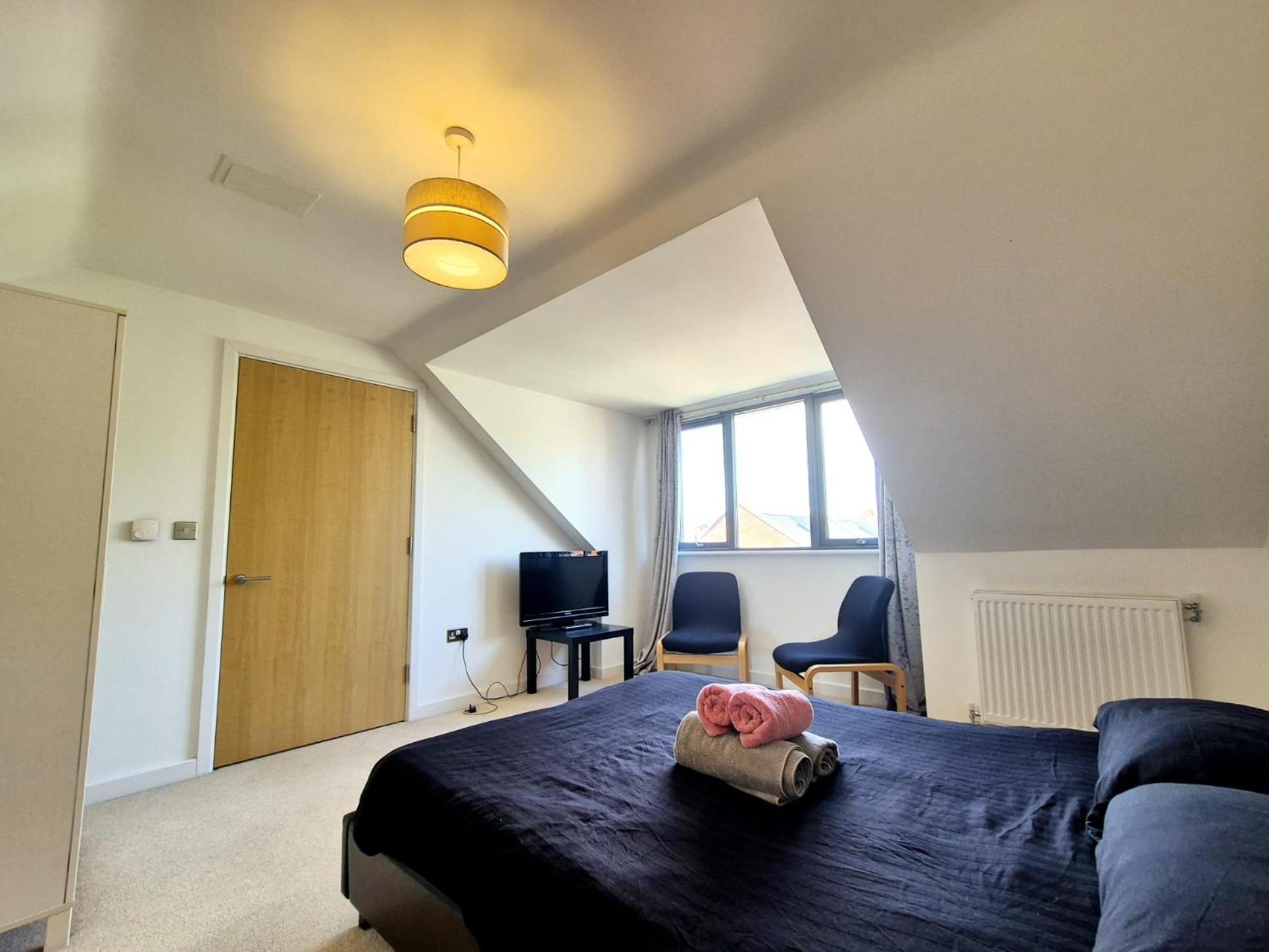 Explore London: 2 Bedroom House In Wood Green Exterior foto