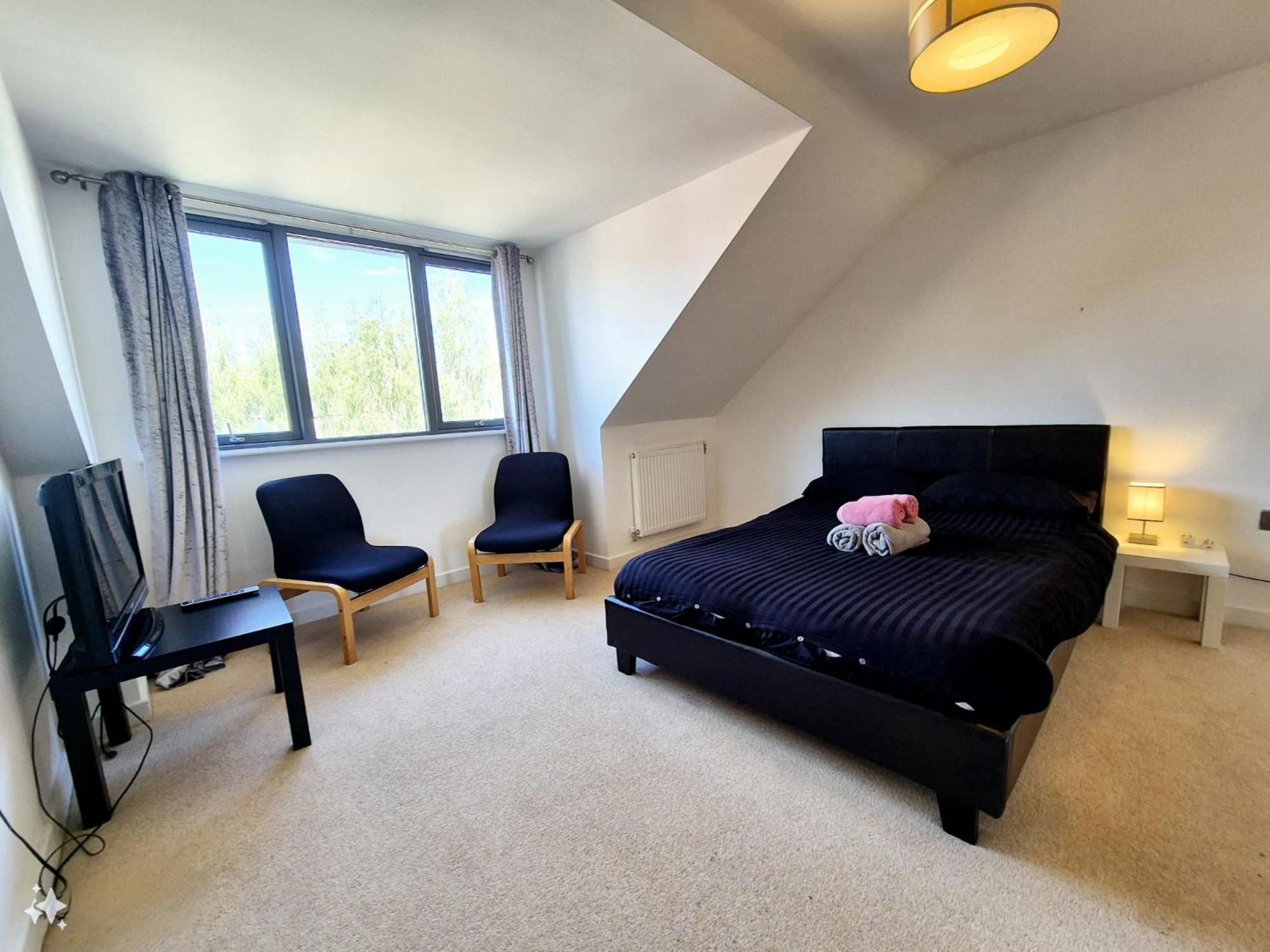 Explore London: 2 Bedroom House In Wood Green Exterior foto